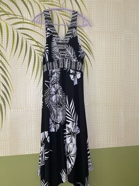 Black And White Floral Maxi Dress for Sale up to 90% Off: Poshmark